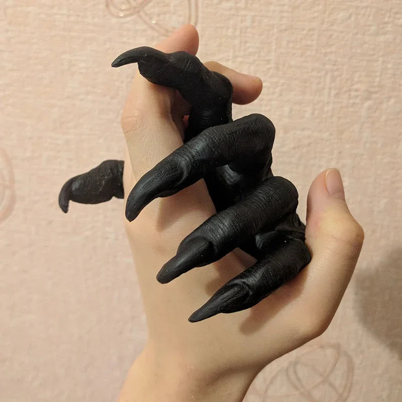 Gothic Witch&#39;s Hand Statues Creative Resin Ornament